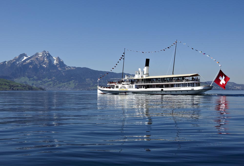 sgv-dampfschiff-unterwalden-vor-dem-pilatus-aasn